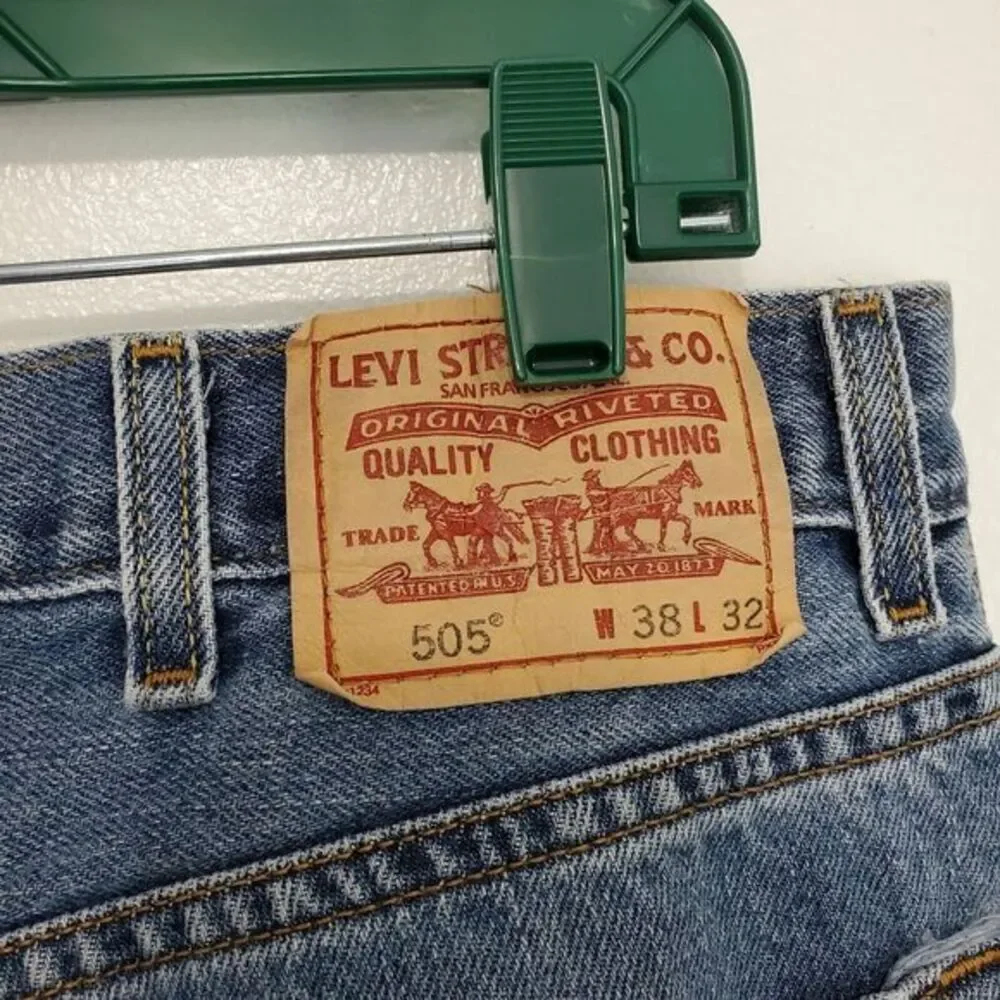 Levi's 505 Regular Fit Men's Jeans Blue‎ Size 38x32 (34x31) Medium Wash